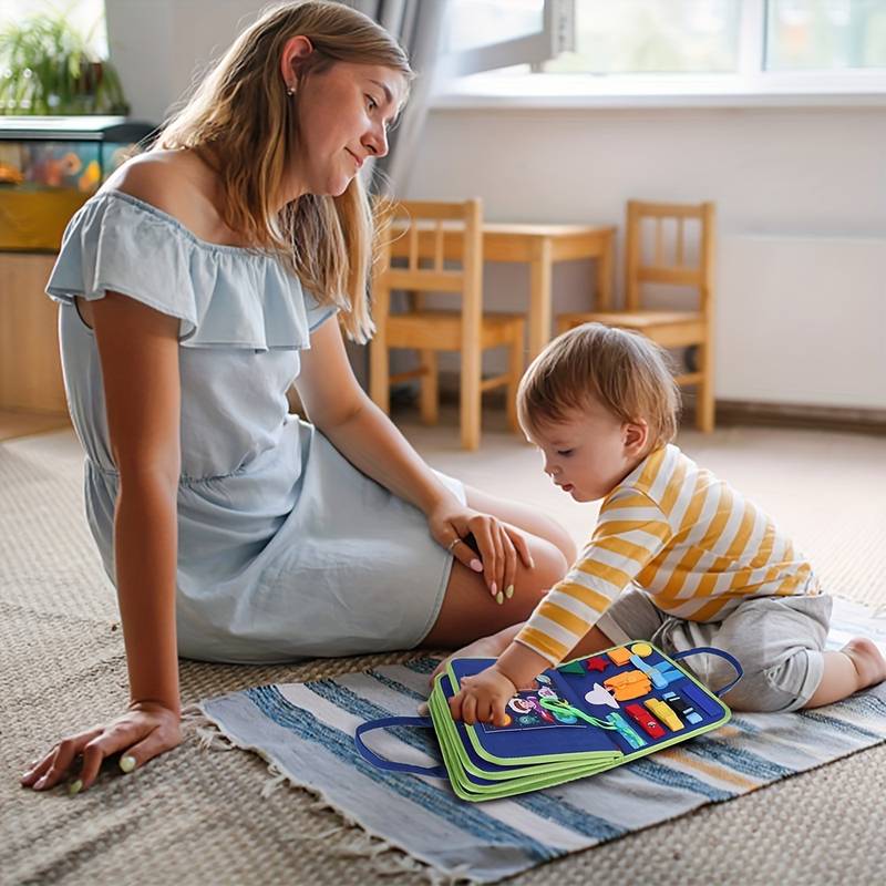Montessori aktivitetsbok för barn – Lärande lek med knappar, dragkedjor & skosnören