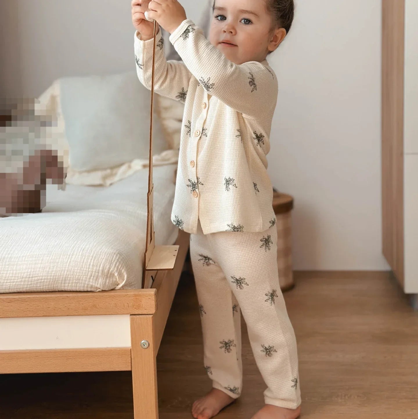 Barnpyjamas i bomull – mjuk, luftig och unisex