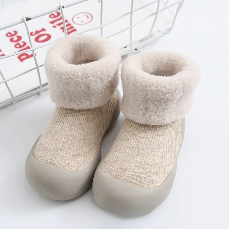 Halkfria och varma babysockor – Bekväma och säkra för små fötter