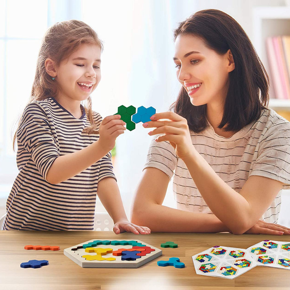 Hexagon Puzzle – Geometriskt träpussel för barn