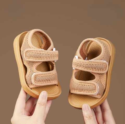 Barnsandaler med mjuka sulor och snabbtorkande design – bekväma sommarskor för barn