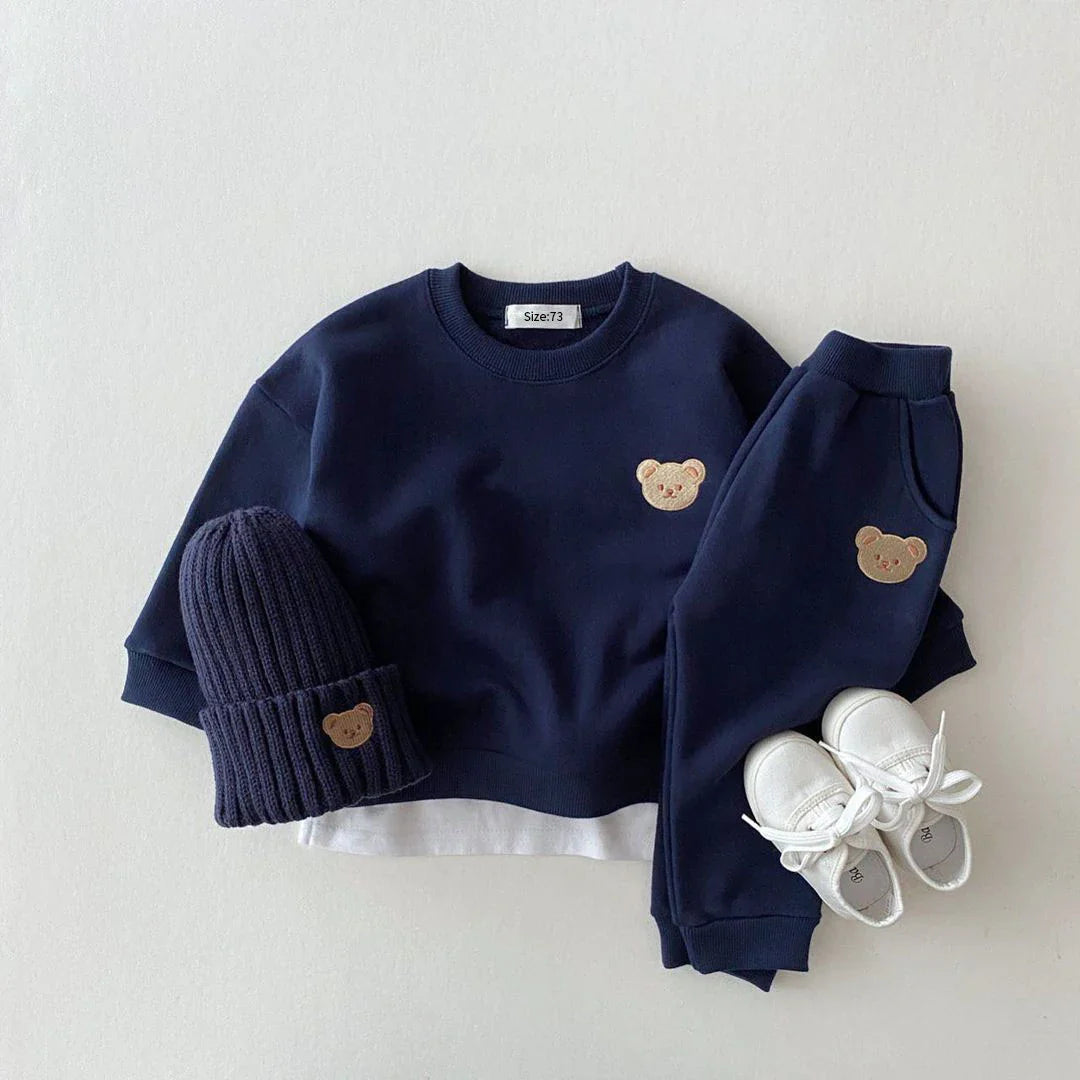 Träningsoverall med björnmotiv för småbarn – Bekväm och stilfull 3-delad outfit