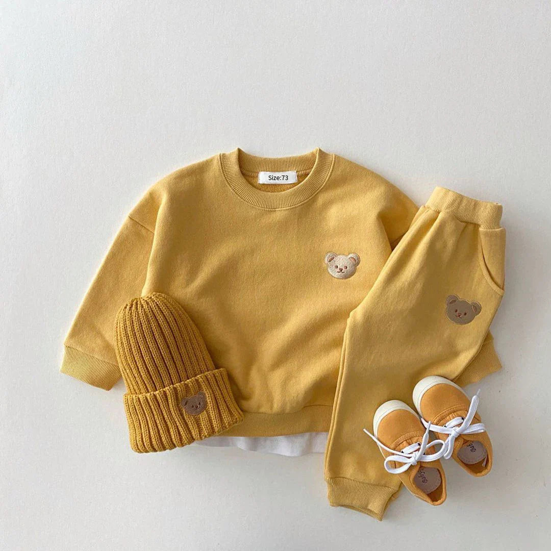 Träningsoverall med björnmotiv för småbarn – Bekväm och stilfull 3-delad outfit