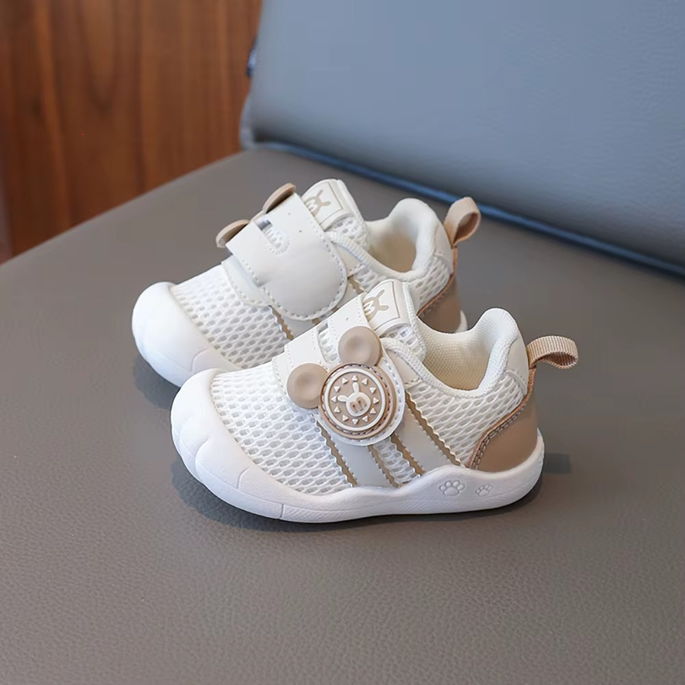 Träningsskor för småbarn – trendiga och andningsbara sneakers för första steg