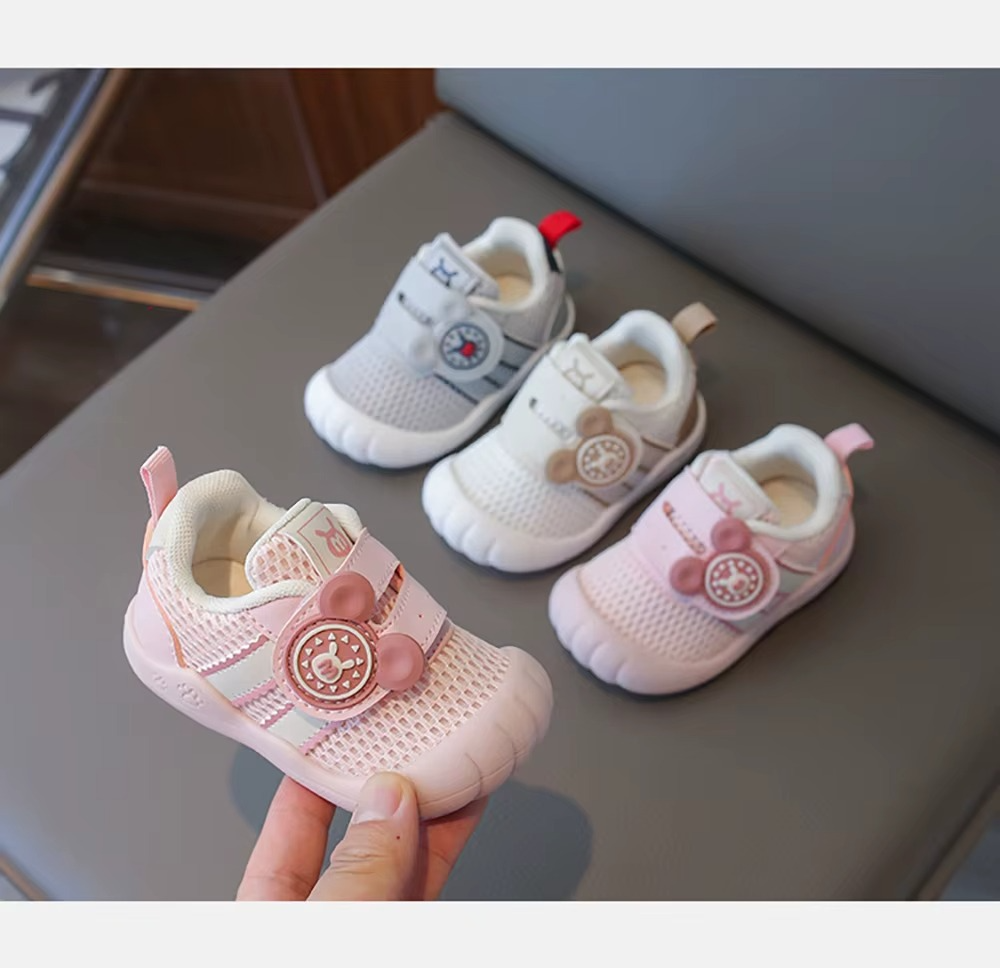 Träningsskor för småbarn – trendiga och andningsbara sneakers för första steg