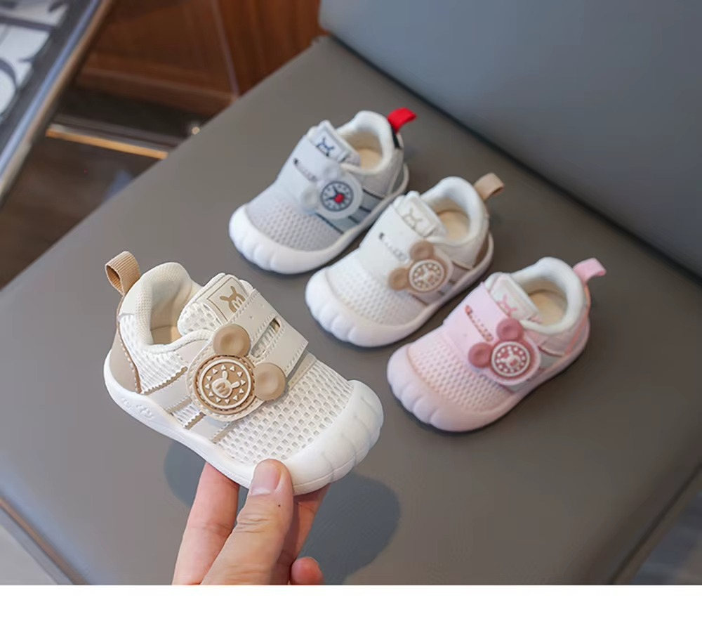 Träningsskor för småbarn – trendiga och andningsbara sneakers för första steg