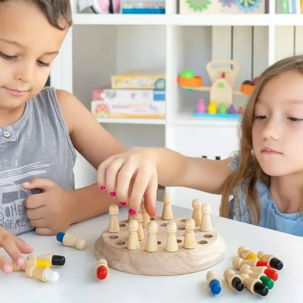 Minnesträning i trä – pedagogiskt spel för barn