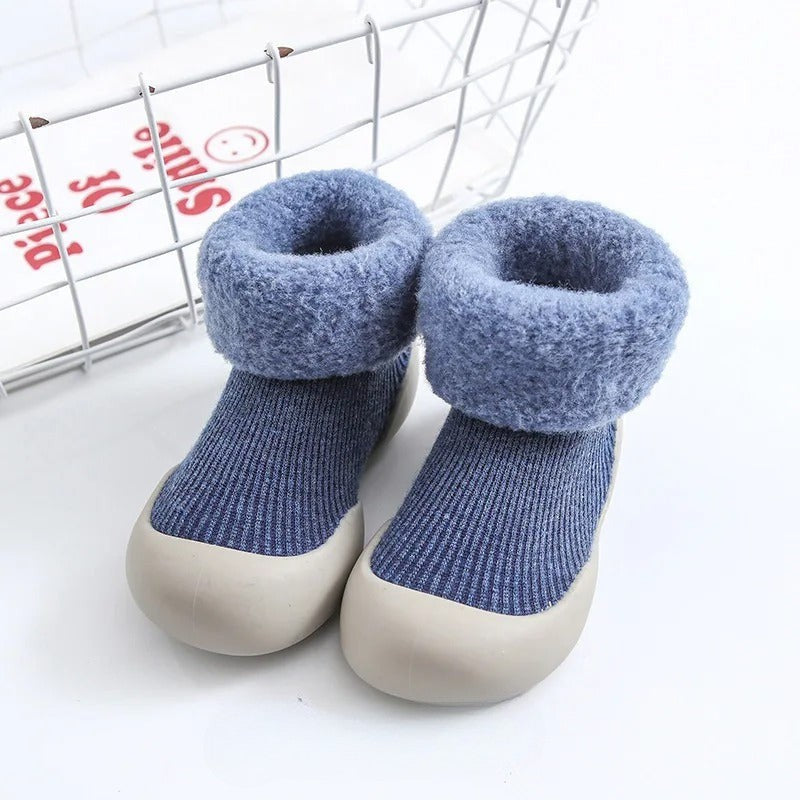 Halkfria och varma babysockor – Bekväma och säkra för små fötter