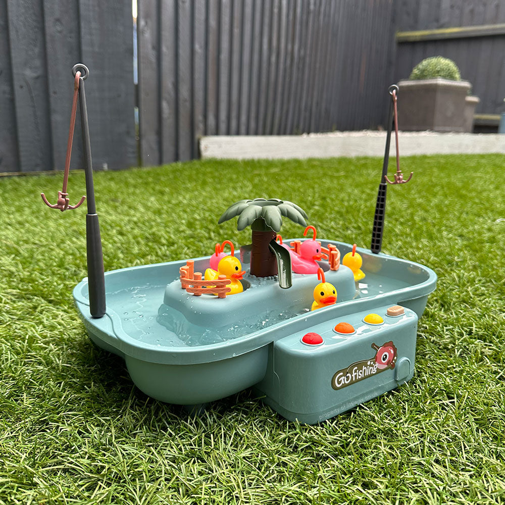 Ankspel för barn – Fångst- och fisklek med vatten för motorik och koordination