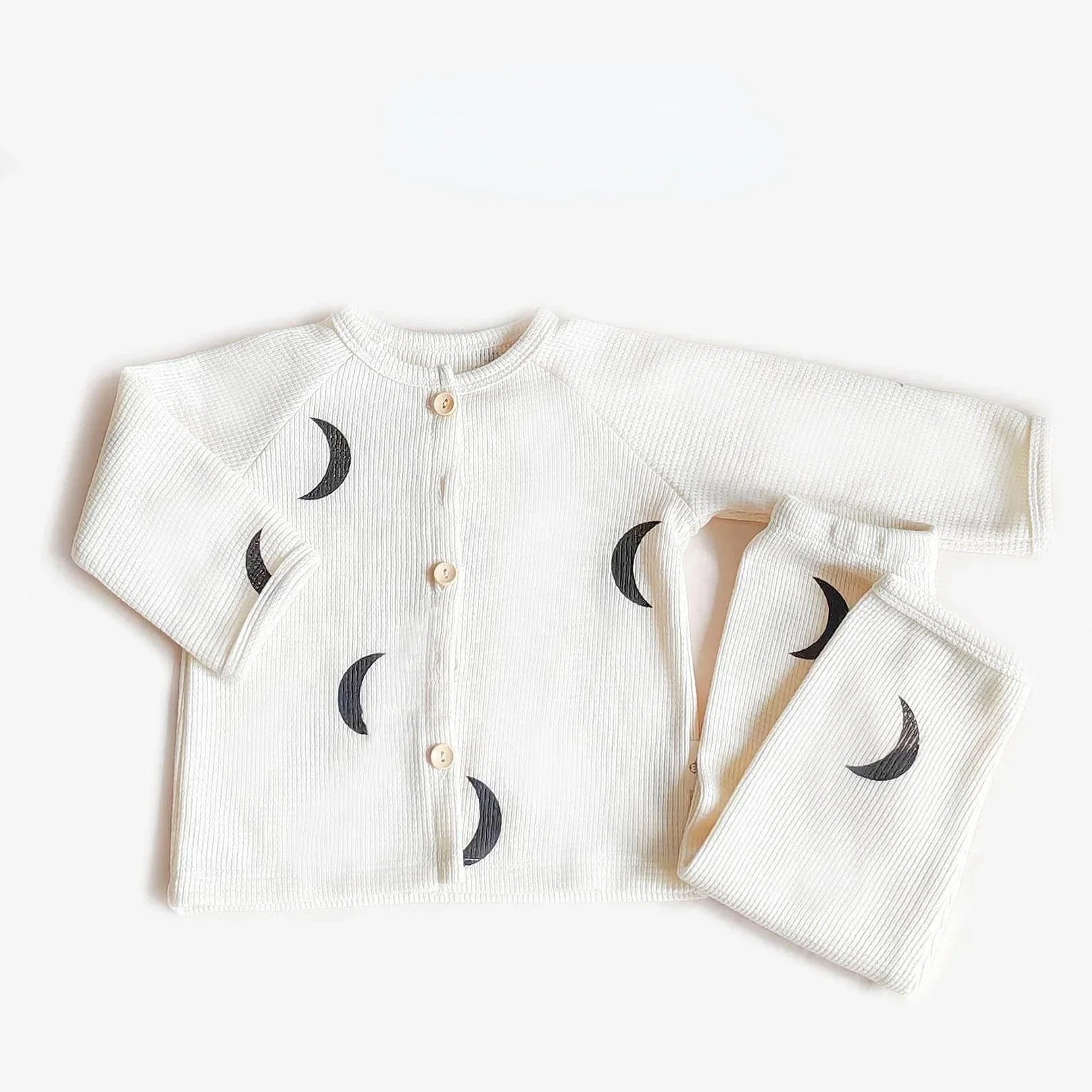 Barnpyjamas i bomull – mjuk, luftig och unisex