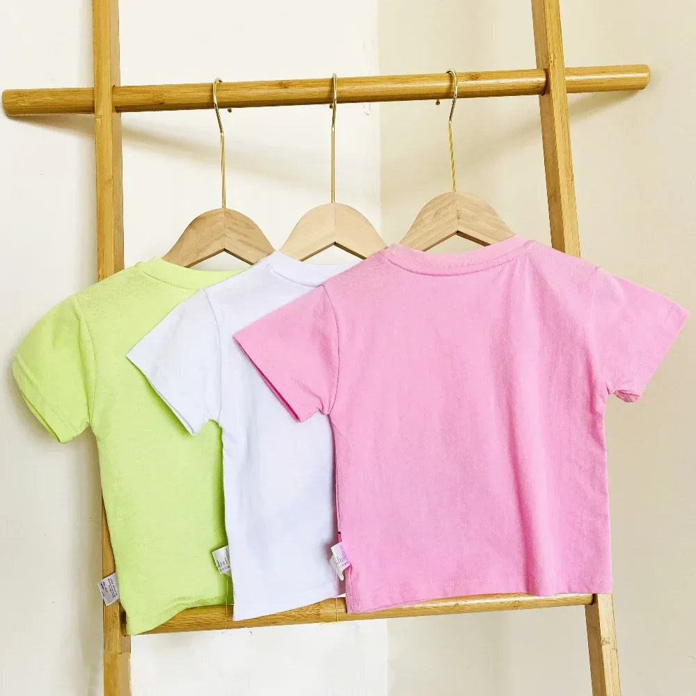 Barn-T-shirt med fruktmotiv – mjuk och lekfull