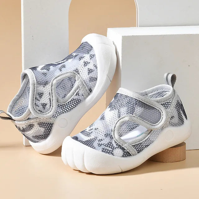 Sandaler för barn – enkla att ta på och av