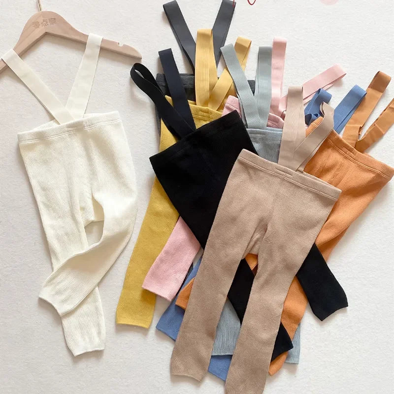 Mjuka barnleggings med hängslen – Sköna och praktiska