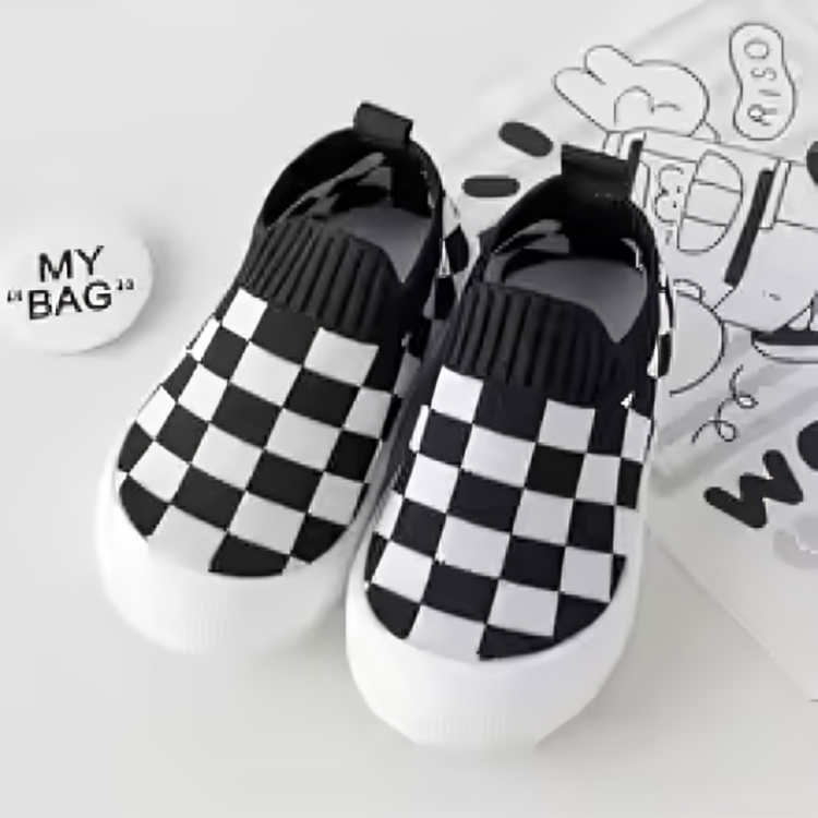 Slip-on barnskor med blockmönster