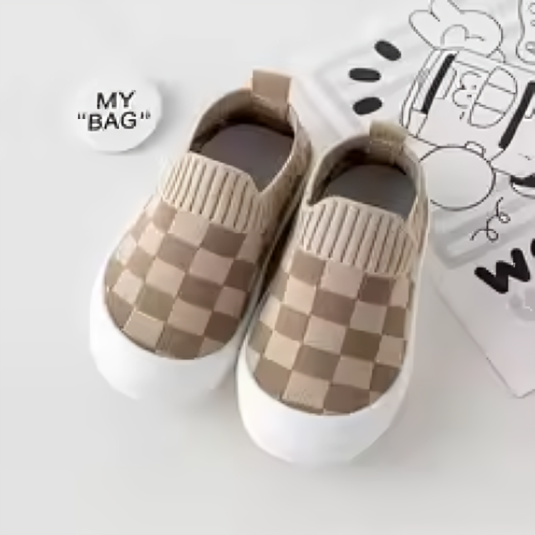 Slip-on barnskor med blockmönster