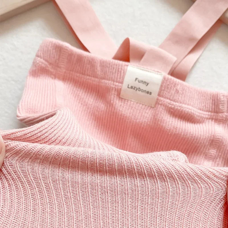 Mjuka barnleggings med hängslen – Sköna och praktiska