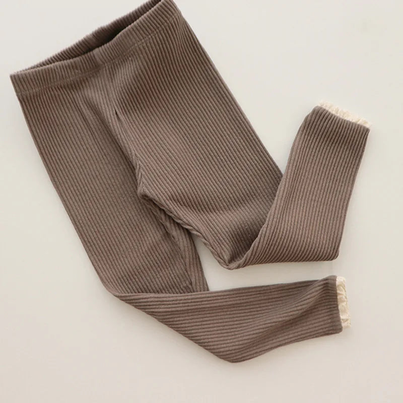 Ribbade leggings för barn – mjuka, bekväma och stilfulla