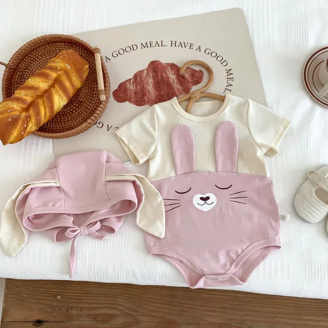 Bekväm bomulls-babysuit med mössa