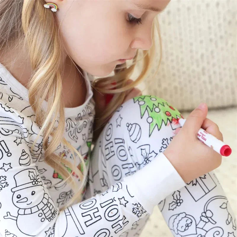 Barnpyjamas med färgläggning – kreativt pyjamas-set