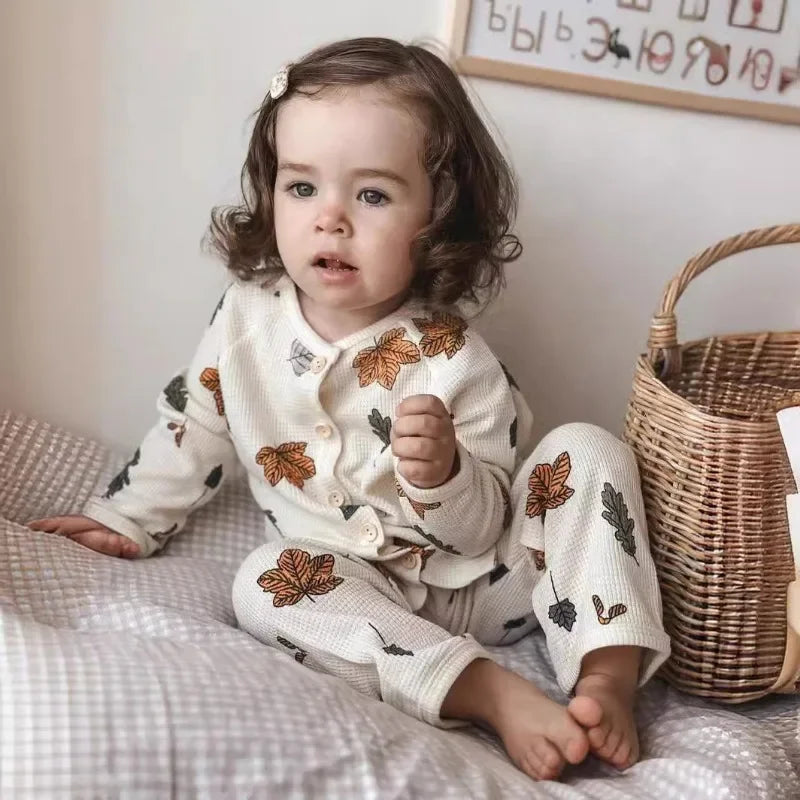 Barnpyjamas i bomull – mjuk, luftig och unisex