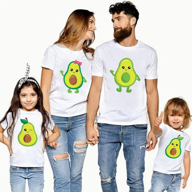 Matchande avokado T-shirt för familjen – mjuk bomull, vit