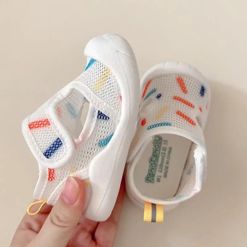 Sandaler för barn – enkla att ta på och av