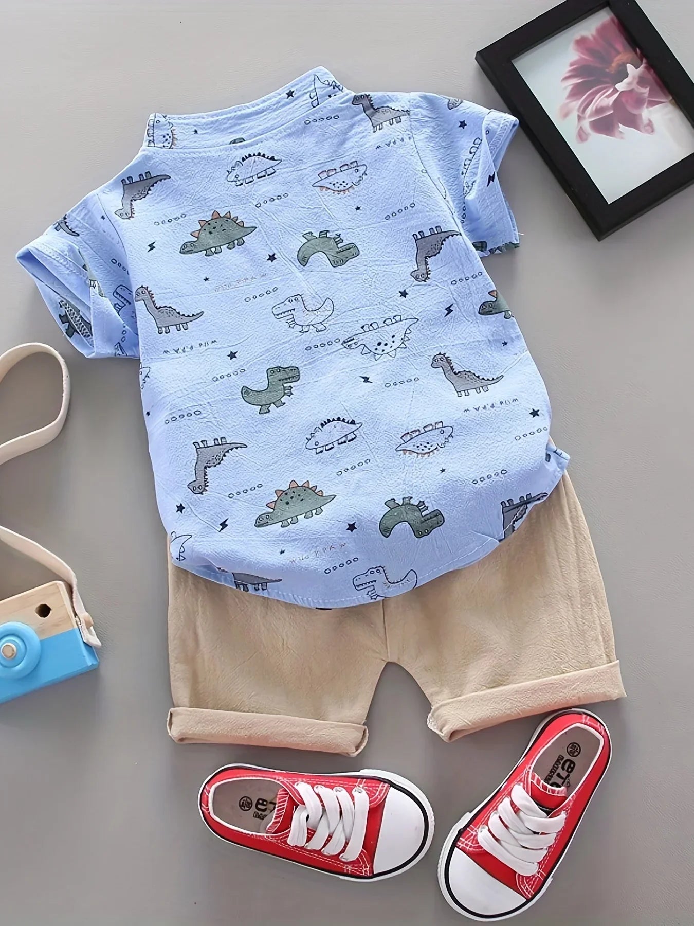 Sommarset för pojkar med dinosaurier – bekväm outfit för utomhuslek