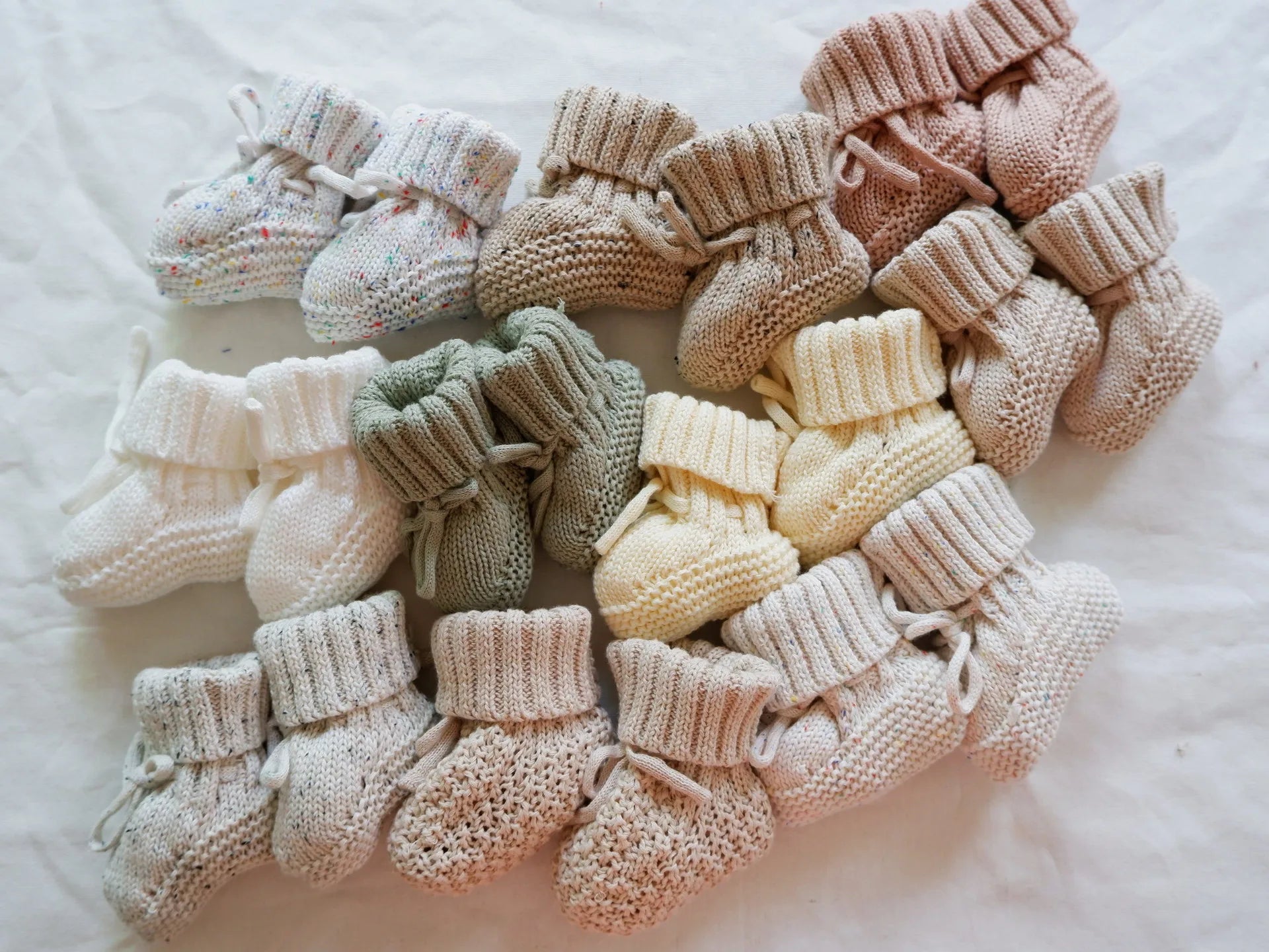Stickade babytofflor i bomull – varma och bekväma för vinterbruk