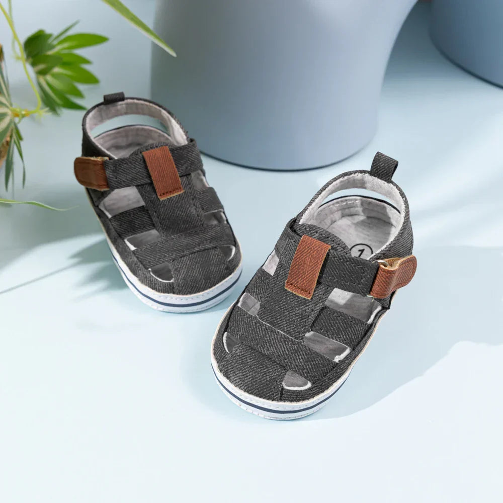 Sandaler för småbarn – lätta, bekväma och halkfria sommarskor