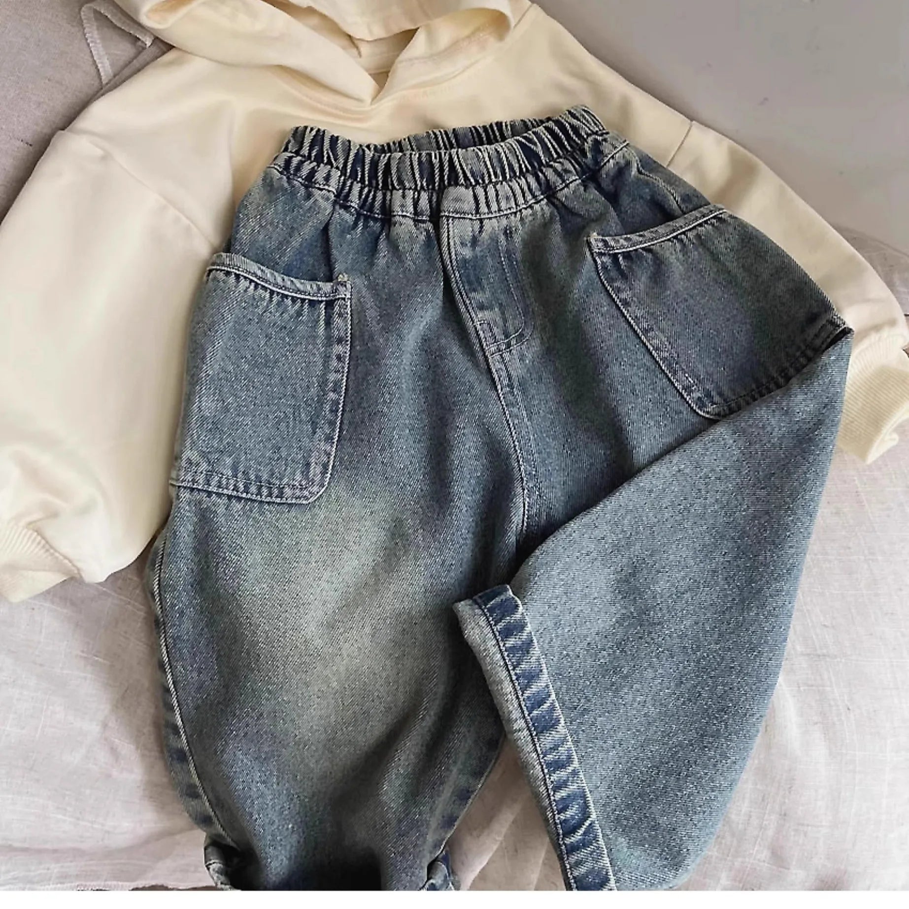 Barnjeans med raka ben – avslappnad passform och bekväm stil