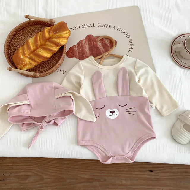 Bekväm bomulls-babysuit med mössa