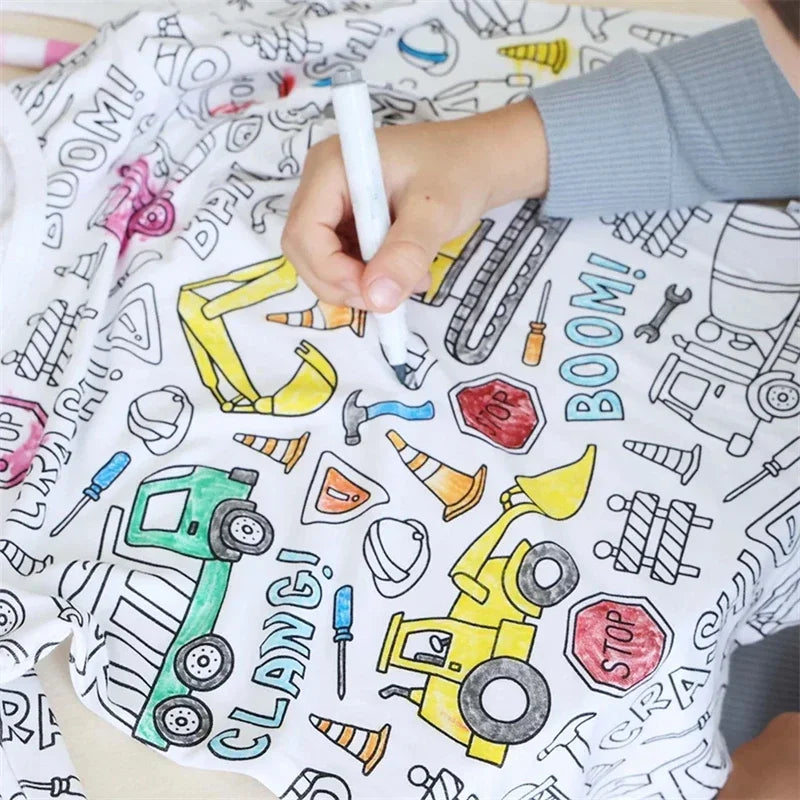 Barnpyjamas med färgläggning – kreativt pyjamas-set