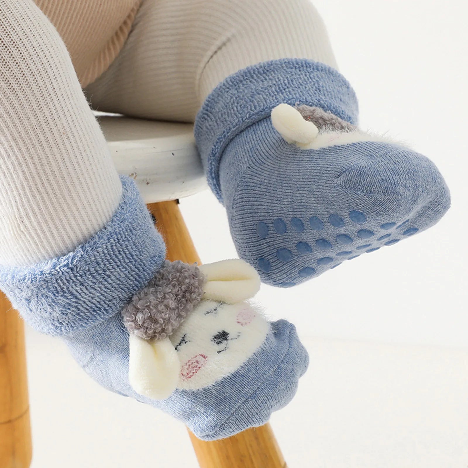 Halkfria och varma babysockor – Bekväma och säkra för små fötter