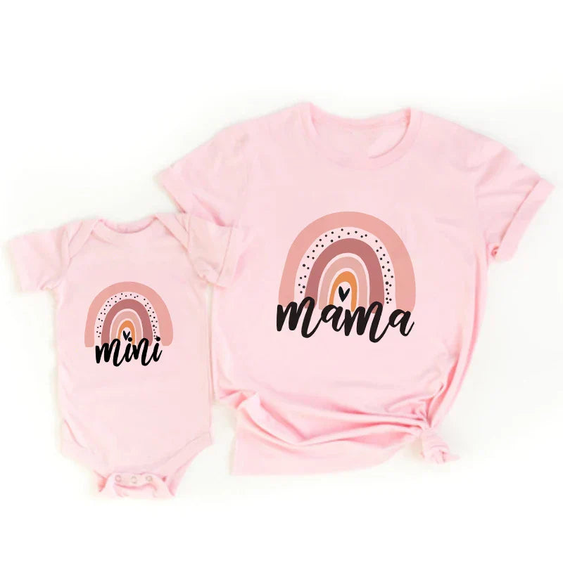 Matchande mamma- och dotteroutfit – skjorta och romper i bomull