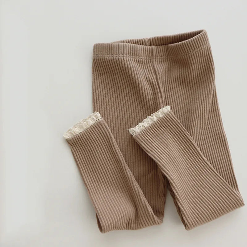 Ribbade leggings för barn – mjuka, bekväma och stilfulla