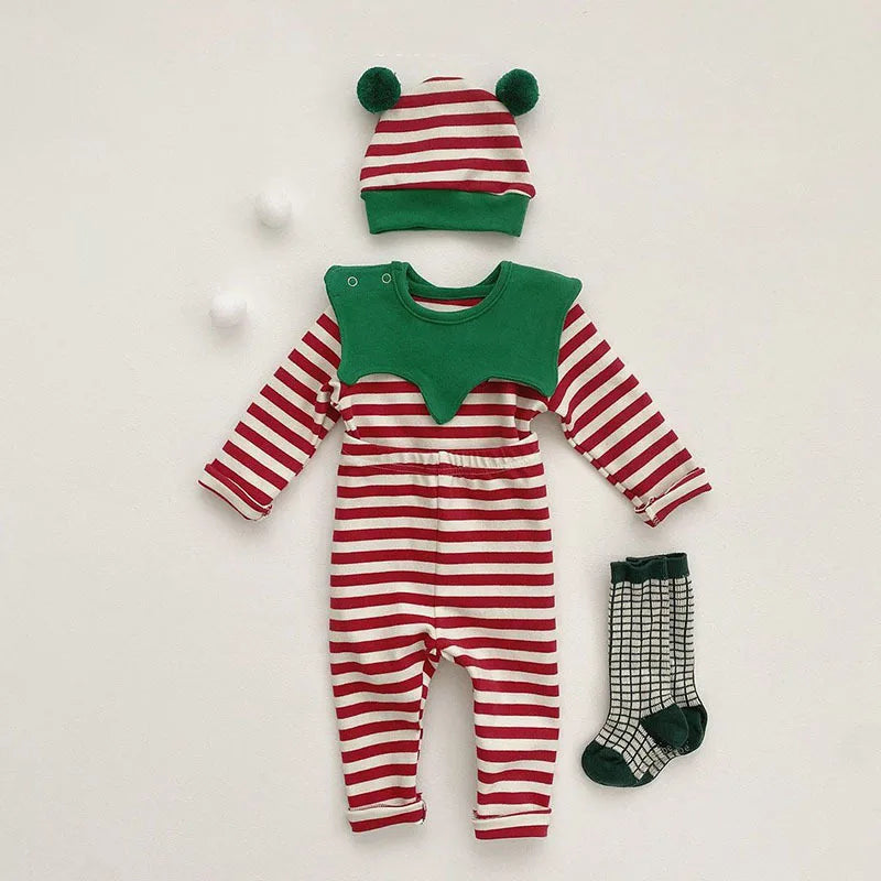 Julpyjamas för bebis – Bekväm och varm med randigt mönster